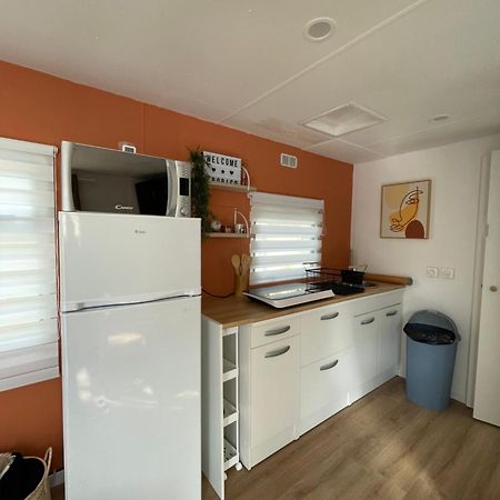 Camping Des Acacias Saint-Paulet-de-Caisson Екстериор снимка