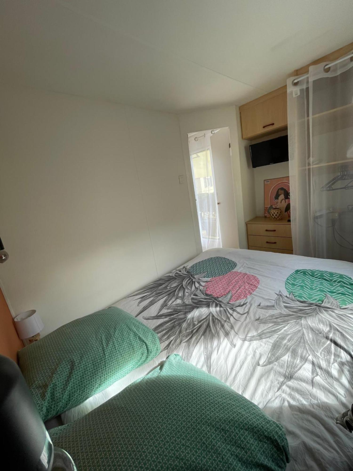 Camping Des Acacias Saint-Paulet-de-Caisson Екстериор снимка