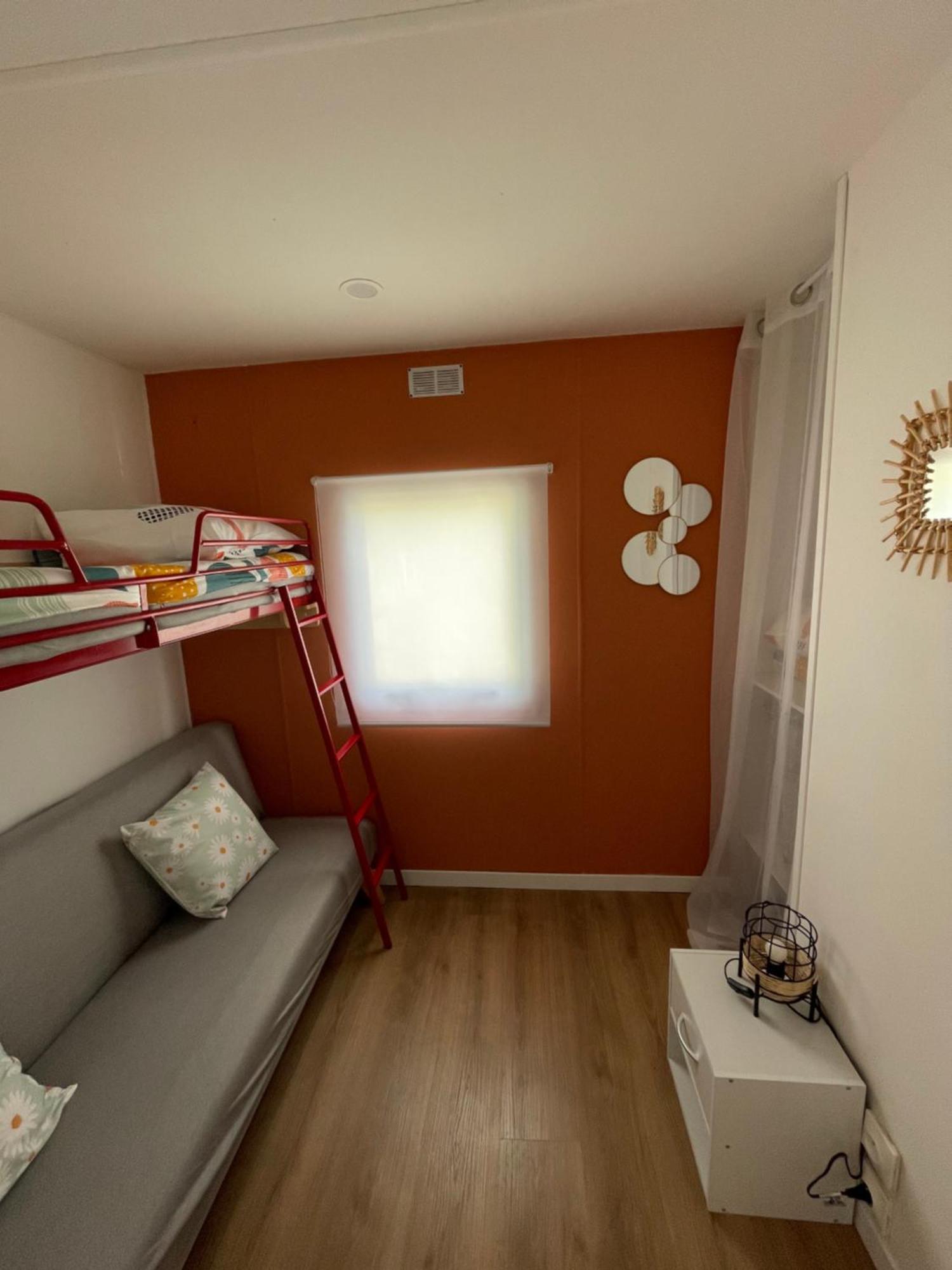 Camping Des Acacias Saint-Paulet-de-Caisson Екстериор снимка